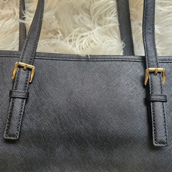 EUC Michael Kors Black Jet Set Large Saffiano Leather Tote - Picture 8 of 10
